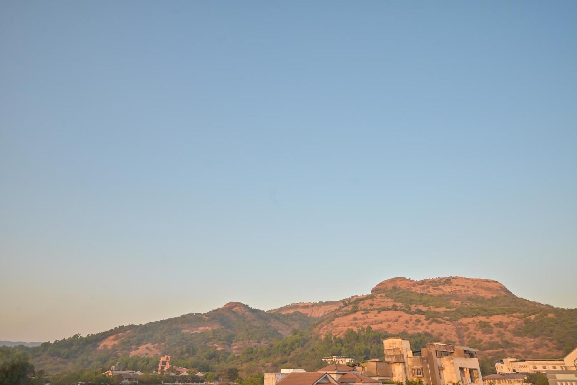 Empyrean Stay Ll 2Bhk Ll Ac Ll Jannat Villa Ll Private Swimming Pool 로나발라 외부 사진